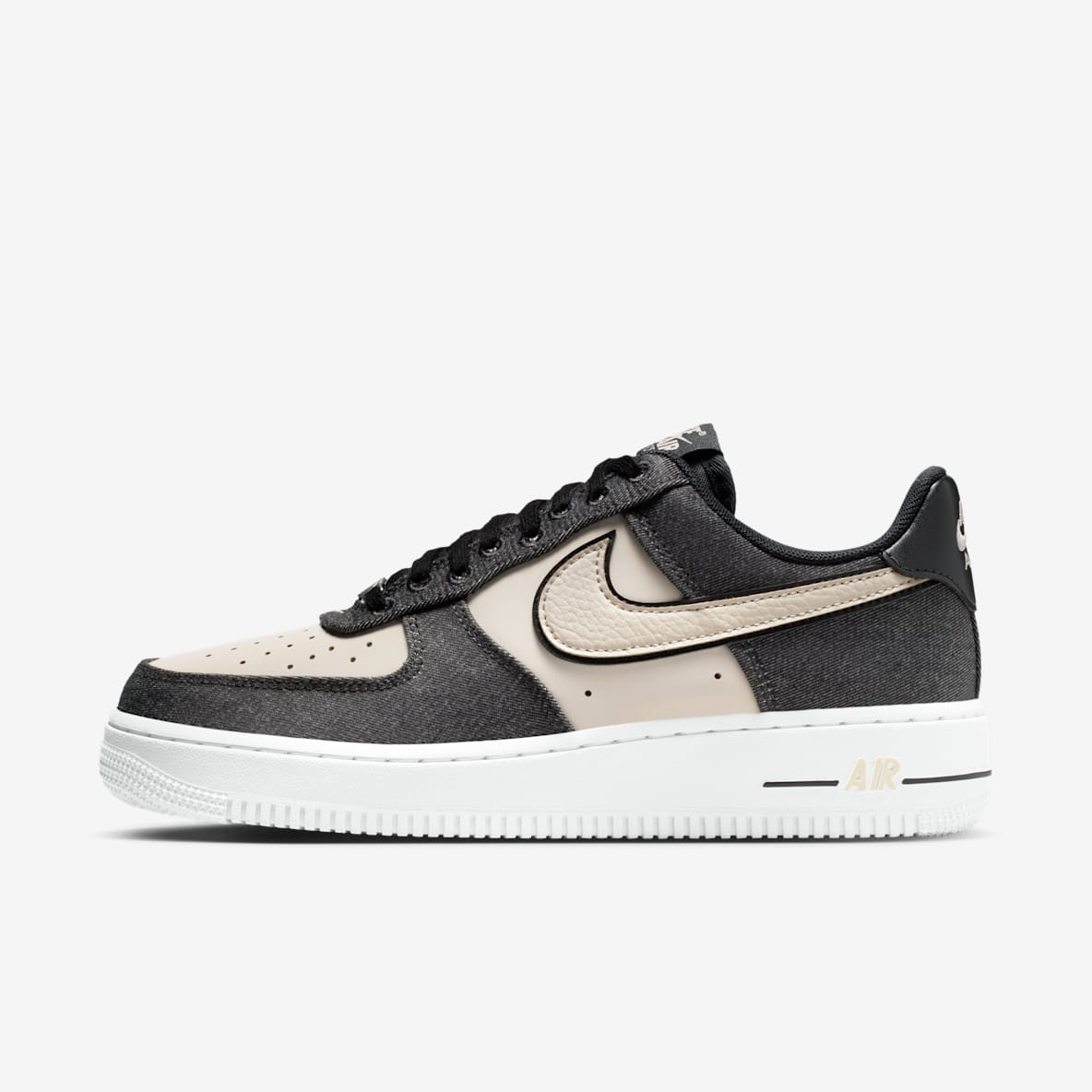 Womens Black Air Force 1 Low Top Shoes. Nike.com